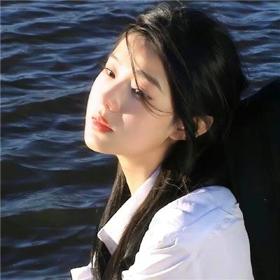 他从夜色深处来